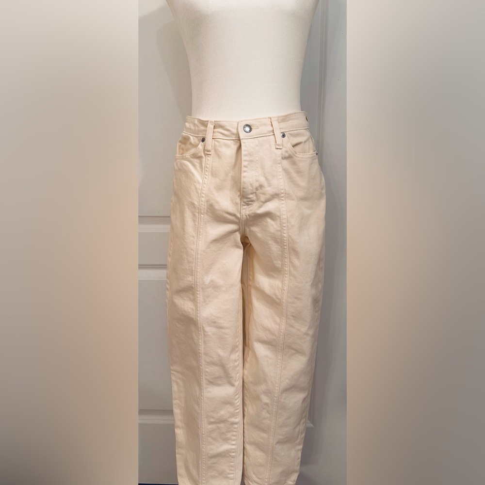 Pleated jeans